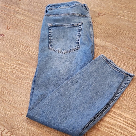 Forever 21 Distressed Jeans - Picture 4 of 5